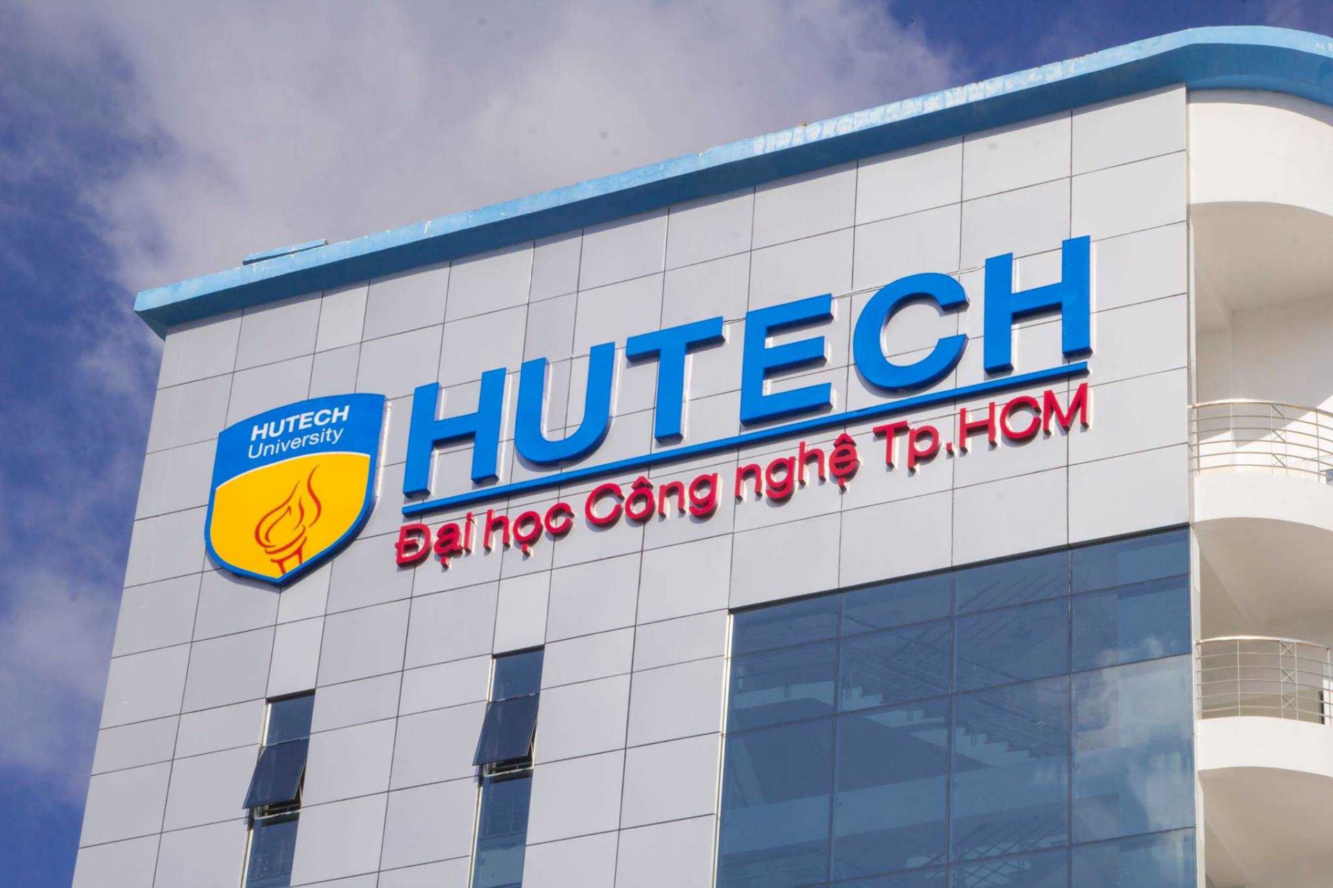 Nghiên cứu các nhân tố ảnh hưởng đến chất lượng đào tạo tại Khoa Tài chính - Thương mại, Trường Đại học Công nghệ thành phố Hồ Chí Minh (HUTECH)