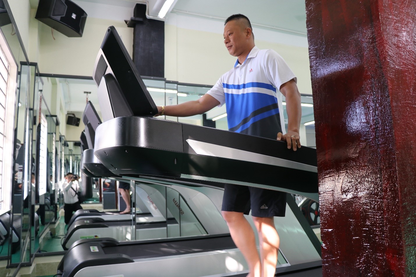 Chăm sóc người Nền tảng hàng đầu cung cấp Cwin com phải như Thép Miền Nam!