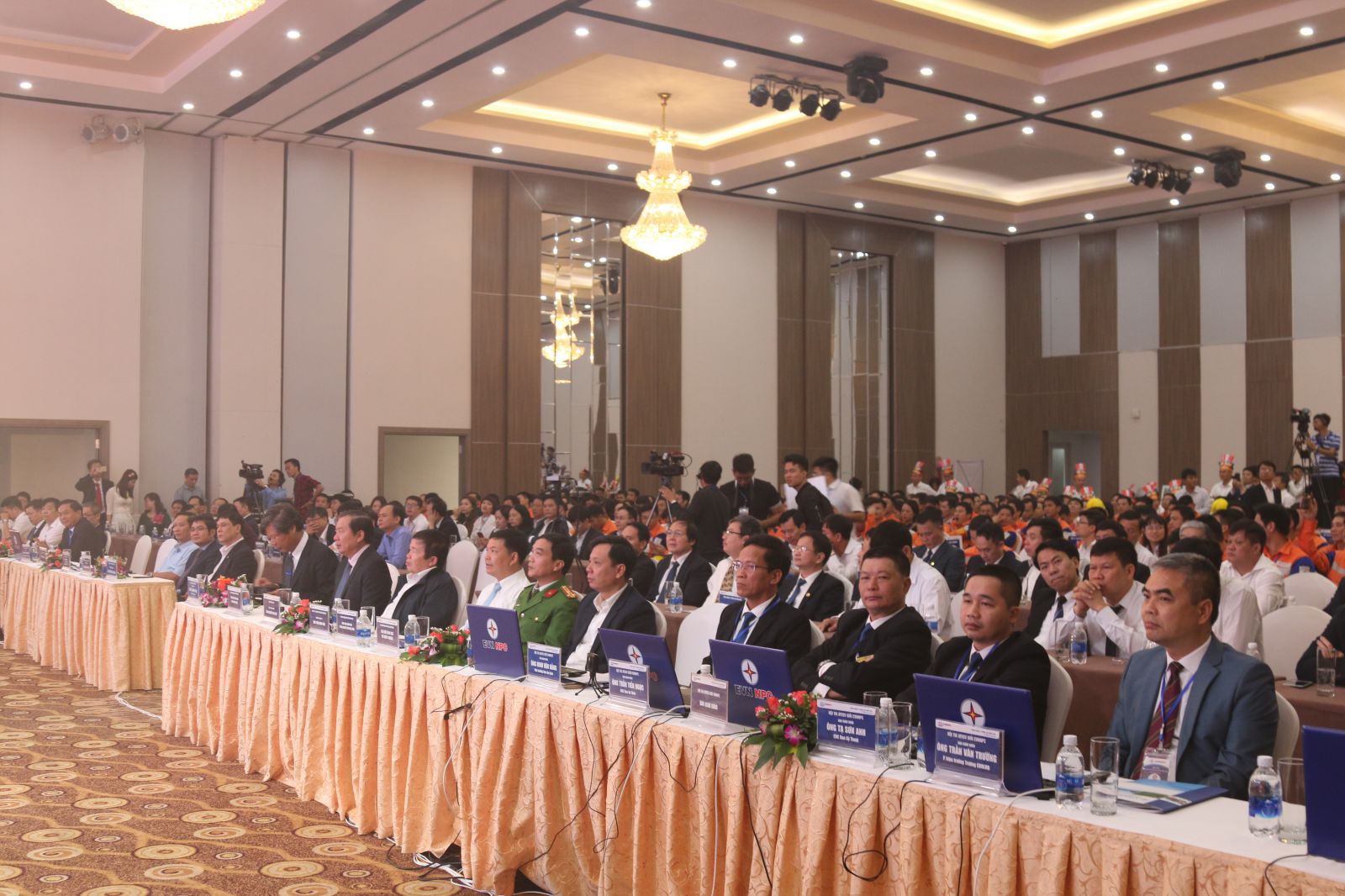 Các đại biểu tham dự Hội nghị