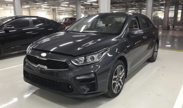Kia Cerato tiếp tục khẳng định vị trí trước đối thủ nặng kí Mazda3 trong tháng 9