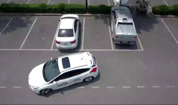 Kỹ năng cơ bản lùi xe ô tô đúng cách cho tài xế mới