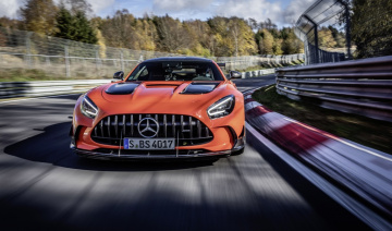 Mercedes-AMG phá vỡ 2 kỷ lục tốc độ tại đường đua Nurburgring