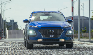 Giá lăn bánh Hyundai Kona 2020 giảm mạnh, chuẩn bị đấu Kia Seltos mới