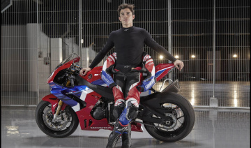 Honda CBR1000RR-R Fireblade 2020 hoàn toàn mới ra mắt thị trường Việt Nam, giá từ 949 triệu đồng