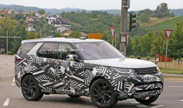 Land Rover Discovery thế hệ mới đang được chạy thử nghiệm, ảnh nội thất gây chú ý