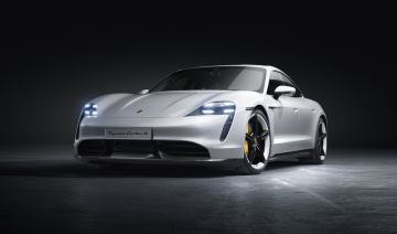 Porsche Taycan vừa được công nhận là mẫu xe tân tiến nhất thế giới