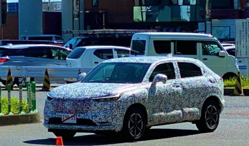 Honda HR-V thế hệ mới đang được phát triển, bị bắt gặp với vẻ ngoài nguỵ trang