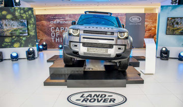 Cận cảnh Land Rover Defender 2020 vừa ra mắt tại đại lý ở Hà Nội