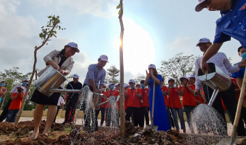 Toyota Việt Nam phát động chương trình “Toyota Chung tay xanh hóa học đường” năm 2020