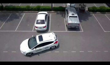 Kinh nghiệm lùi xe chính xác và an toàn cho lái mới
