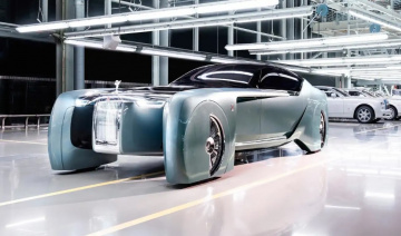 Rolls-Royce bỏ qua xe hybrid, trực tiếp làm xe điện siêu sang
