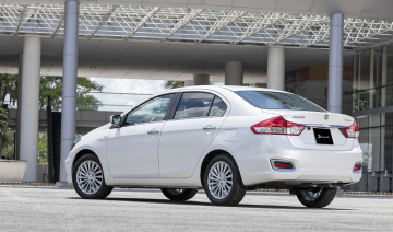 Suzuki Ciaz mới đồng hành cùng người đàn ông trung niên