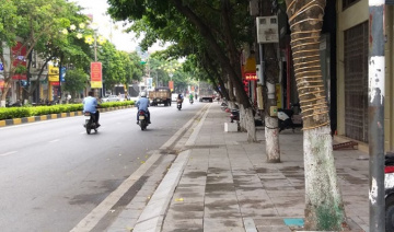 Vạch sơn sát vỉa hè có ý nghĩa gì?