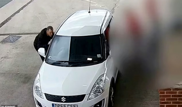 Mất ô tô trong vài giây, chủ xe sững sờ trước thủ đoạn trắng trợn của tên trộm