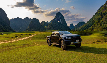 Điều gì khiến Ford Ranger Raptor chinh phục mọi địa hình dễ dàng?
