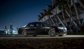 Rolls-Royce Ghost có thêm phiên bản Black Badge, mang tới trải nghiệm hạng sang huyền bí