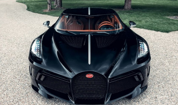 Ăn mừng La Voiture ra đời, Bugatti tạo ra chai rượu làm từ sợi carbon đặc biệt