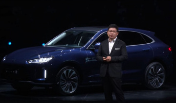 Huawei ra mắt mẫu xe điện mới, tuyên chiến Tesla