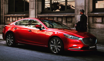 Mazda tặng "sốc" 120 triệu, có xe giảm phí trước bạ 100%