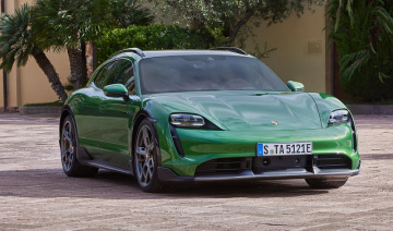 Porsche ra mắt biến thể Taycan Cross Turismo