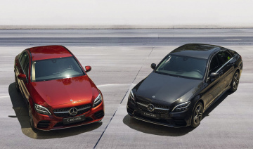 Chi tiết mẫu xe Mercedes-Benz C 180 AMG vừa ra mắt thị trường Việt Nam