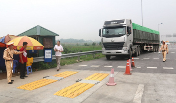 Mức xử phạt đối với xe vượt quá trọng tải cho phép năm 2021 là bao nhiêu?