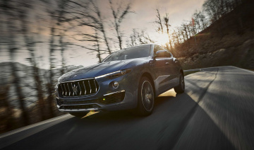 Mẫu xe hybrid đầu tiên của Maserati ra mắt tại Triển lãm ô tô Thượng Hải