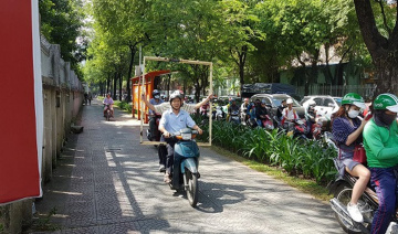 Năm 2021: Đi xe trên vỉa hè bị phạt bao nhiêu tiền?
