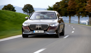 "Trùm cuối " Mercedes-Maybach S680 4MATIC trình làng, cạnh tranh Bentley Flying Spur và Rolls-Royce Ghost