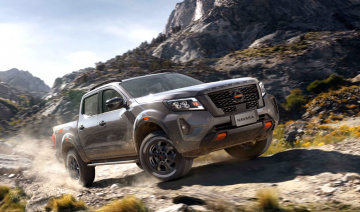 "Không thể rời mắt" xem Nissan Navara Pro4X "trổ tài" off-road
