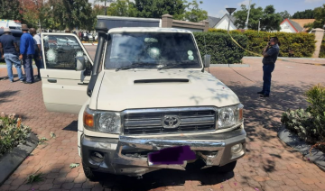 Nghẹt thở 3 phút cùng Toyota Land Cruiser bọc thép chống trả cướp như phim hành động