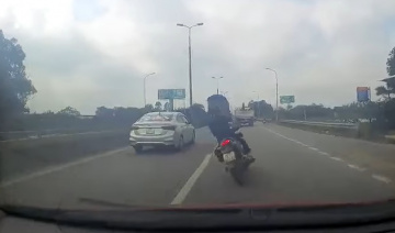 Đánh võng vỉa đầu ô tô, nam thanh niên lái xe máy thiệt mạng