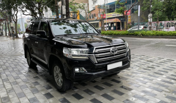 Toyota Land Cuiser 2016 trên thị trường xe cũ, giá chát nghịch lý