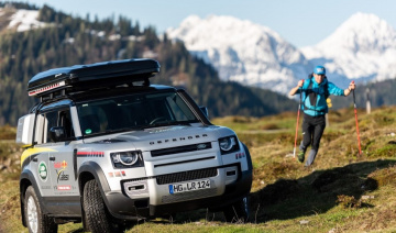 Land Rover Defender "tham gia" cuộc đua mạo hiểm khắc nghiệt nhất thế giới