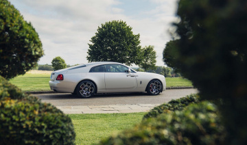 Rolls-Royce giới thiệu hai tác phẩm Bespoke cao cấp cho Black Badge Wraith và Black Badge Cullinan