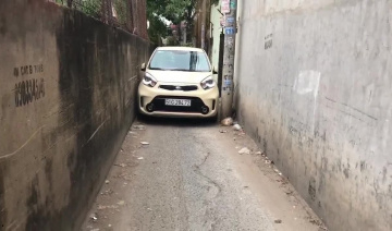 Kinh nghiệm lái xe ô tô an toàn trong ngõ nhỏ