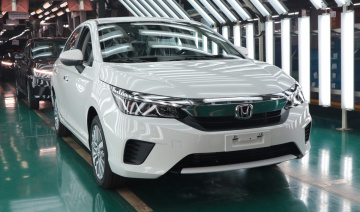 Mua ô tô Toyota, Honda: Đặt cọc, đợi 1 năm mới có xe