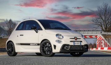 Fiat Abarth 695 2022 độ Competizione: Độc quyền, hiệu suất và tinh thần đua xe