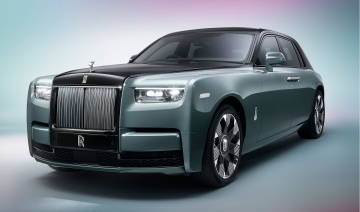 Rolls-Royce Phantom Series 2 2023: Ấn tượng với tản nhiệt phát sáng
