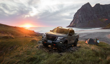 Nissan Navara bản nâng cấp cập bến thị trường Việt Nam: nâng cấp động cơ, giá bán tăng nhẹ