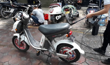 Rửa xe điện thế nào cho đúng cách?