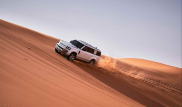 Land Rover Defender 130 trình làng khách Việt: giá từ 5,779 tỷ đồng, thêm lựa chọn cho những trải nghiệm hạng sang