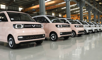 Những chiếc xe điện HongGuang MiniEV đầu tiên được giao đến tay khách hàng Việt