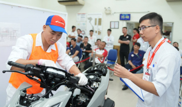 Honda Việt Nam vinh danh các nhân viên xuất sắc trong lĩnh vực xe máy