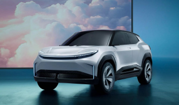 Toyota Urban Crossover giá gần 1 tỷ đồng vừa ra mắt, “chung mâm” với Yaris Cross