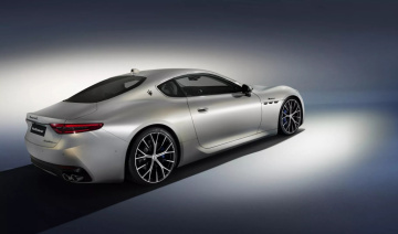 Maserati GranTurismo Trofeo 2023: Mẫu xe 2 cửa đáng chú ý