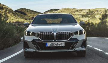 BMW 5-Series 2024 trình làng, có bản động cơ thuần điện