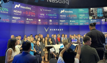 Cổ phiếu VinFast vừa lên sàn Nasdaq đã tăng mạnh, hãng xe điện Việt vượt qua nhiều tên tuổi lớn