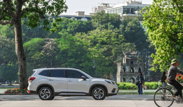 Tết đến, mua xe Subaru được tặng tiền, trúng vàng