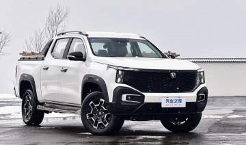 Xe bán tải điện "lai" xăng ra mắt đầu tiên tại thị trường Trung Quốc